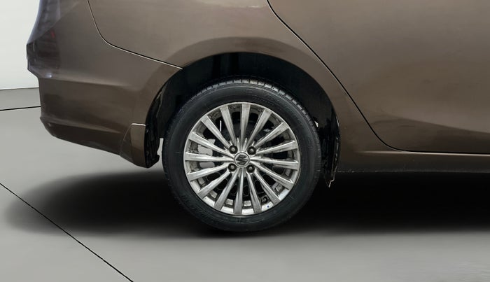 2016 Maruti Ciaz ZXI+, Petrol, Manual, 34,669 km, Right Rear Wheel