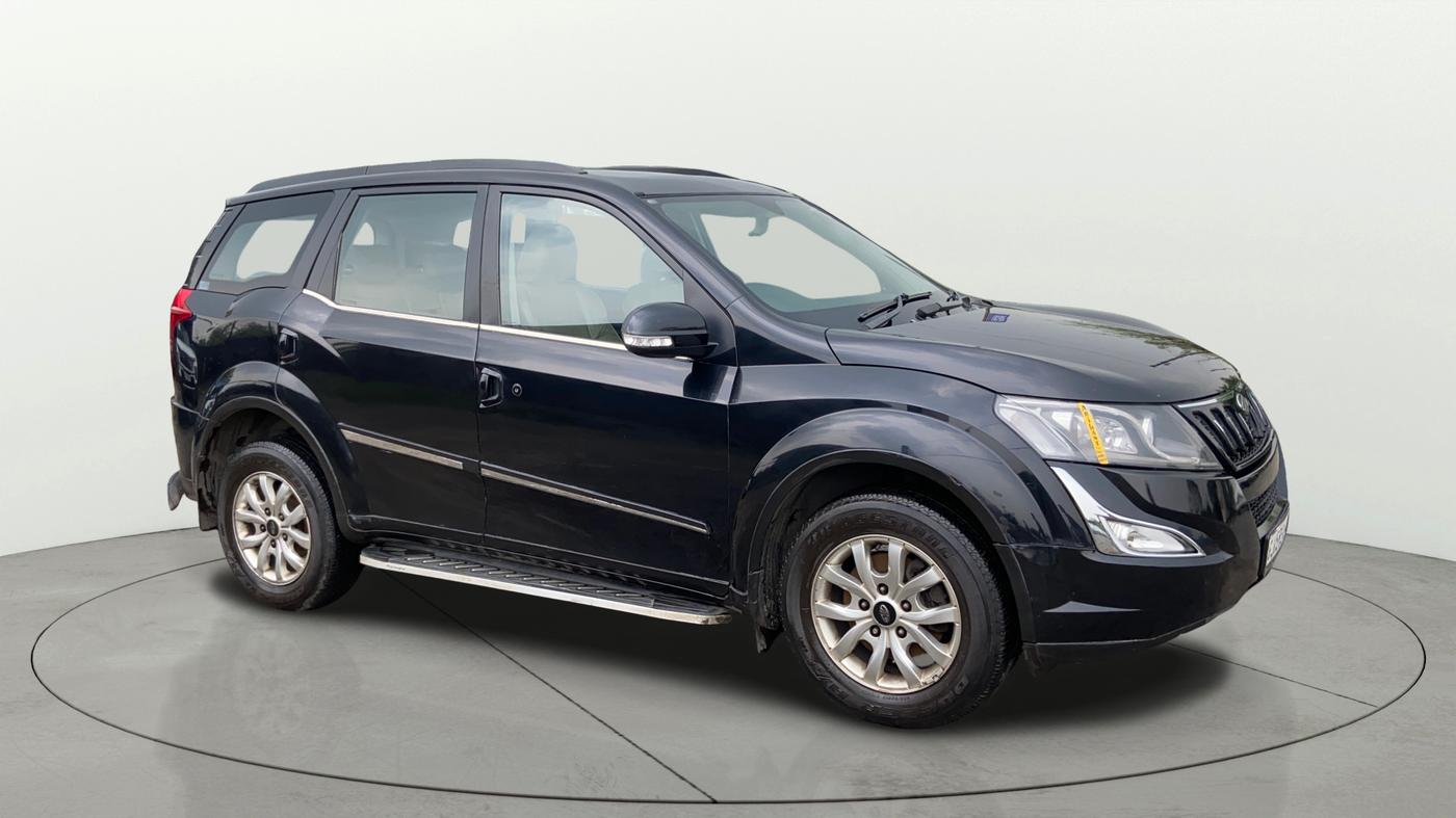 2018 Mahindra XUV500 W10, Diesel, Manual, 77,573 km, Right Front Diagonal