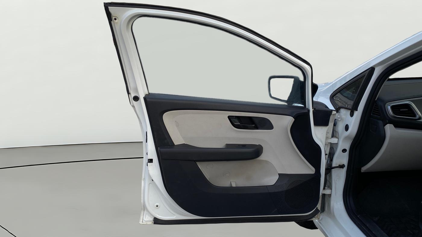 2023 Tata ALTROZ XTA, Petrol, Automatic, 20,449 km, LHS Front Door