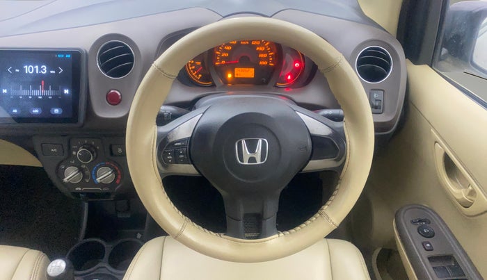 2014 Honda Amaze 1.5L I-DTEC S, Diesel, Manual, 1,43,862 km, Steering Wheel Close Up