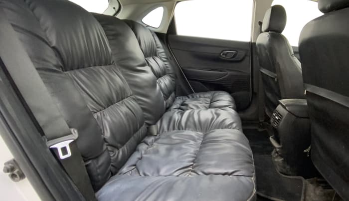 2023 Hyundai NEW I20 SPORTZ 1.2 MT, Petrol, Manual, 96,939 km, Right Side Rear Door Cabin