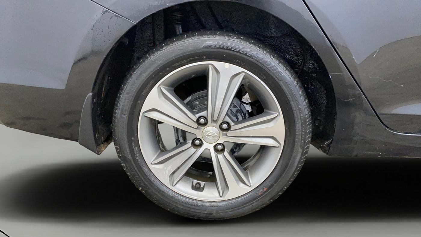 2019 Hyundai Verna 1.6 VTVT SX, Petrol, Manual, 52,664 km, Right Rear Wheel