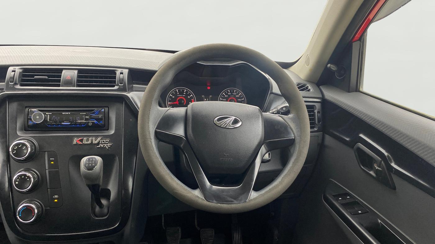 2018 Mahindra KUV 100 NXT K4+ P 6 STR, Petrol, Manual, 27,991 km, Steering Wheel Close Up