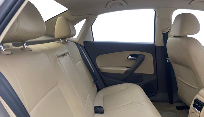 2016 Volkswagen Vento HIGHLINE DIESEL 1.5, Diesel, Manual, 1,19,043 km, Right Side Rear Door Cabin