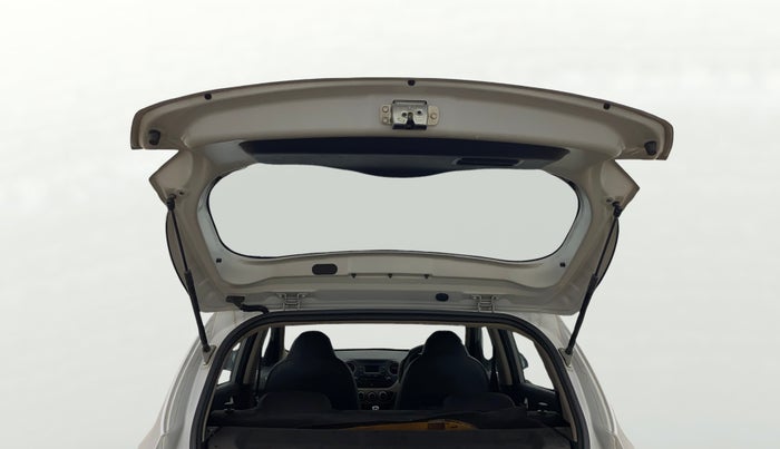 2016 Hyundai Grand i10 SPORTZ 1.2 KAPPA VTVT, CNG, Manual, 85,587 km, Boot Door Open