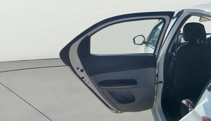 2022 Tata Tiago XT (O) PETROL, Petrol, Manual, 30,136 km, LHS Rear Door