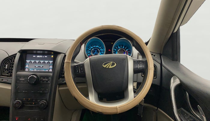 2017 Mahindra XUV500 W6, Diesel, Manual, 99,718 km, Steering Wheel Close Up