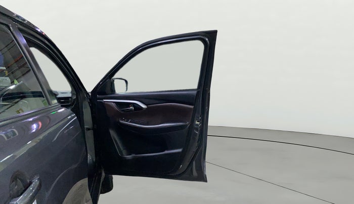 2024 Maruti Grand Vitara SIGMA SMART HYBRID, Petrol, Manual, 44,048 km, RHS Front Door