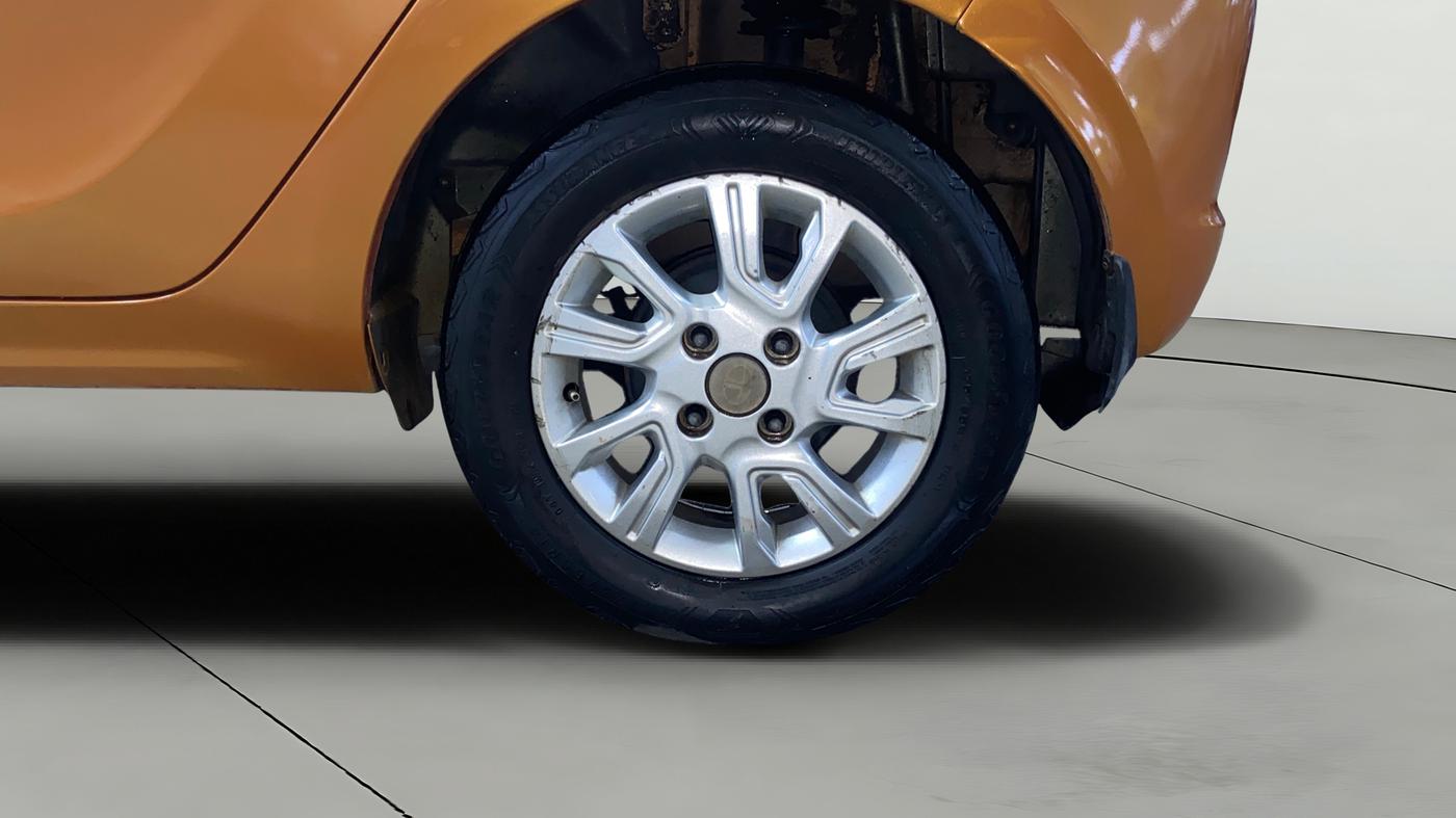 2017 Tata Tiago XZ PETROL, Petrol, Manual, 77,725 km, Left Rear Wheel