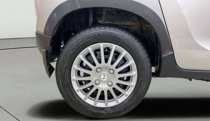 2016 Mahindra Kuv100 K4 PLUS 6 STR, Petrol, Manual, 70,946 km, Right Rear Wheel