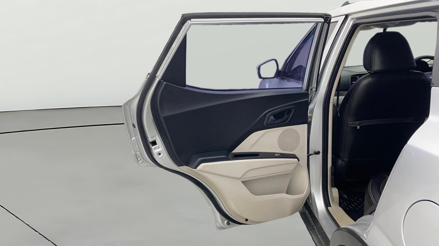 2021 Mahindra XUV300 W4 1.2 PETROL, Petrol, Manual, 45,494 km, LHS Rear Door