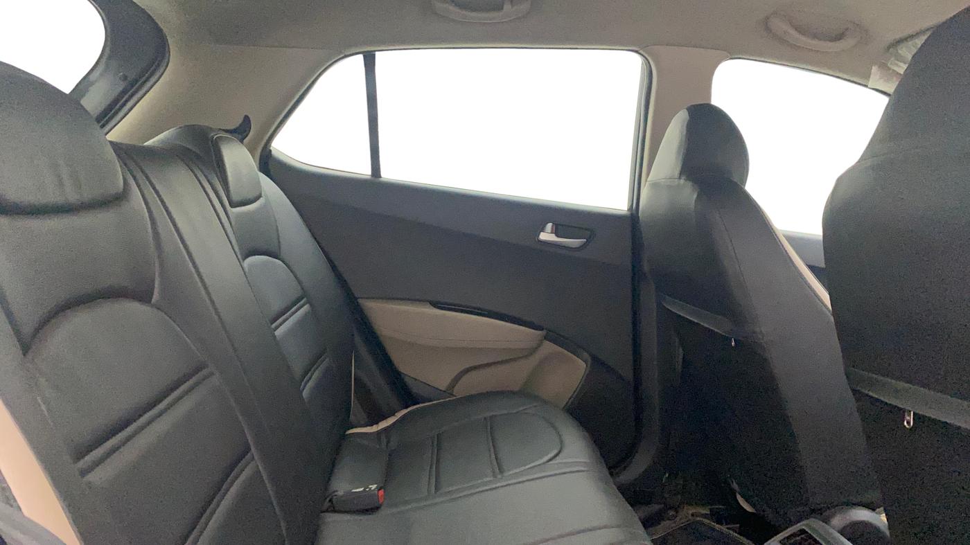 2020 Hyundai Grand i10 SPORTZ 1.2 KAPPA VTVT, Petrol, Manual, 34,779 km, Right Side Rear Door Cabin