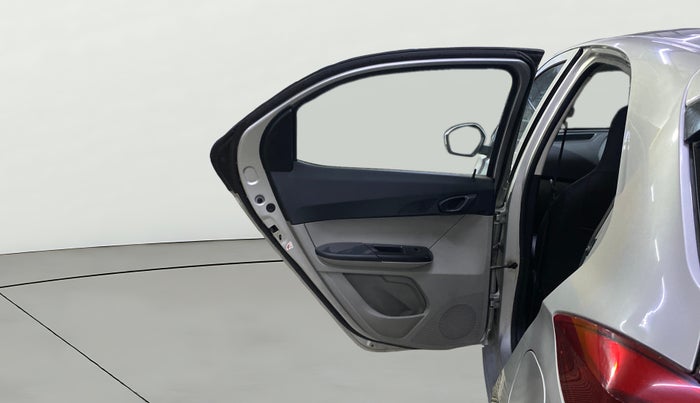 2018 Tata Tiago XT DIESEL, Diesel, Manual, 1,21,378 km, LHS Rear Door