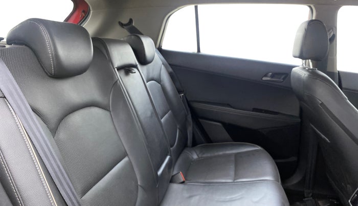 2017 Hyundai Creta SX (O) 1.6 DIESEL, Diesel, Manual, 1,04,813 km, Right Side Rear Door Cabin