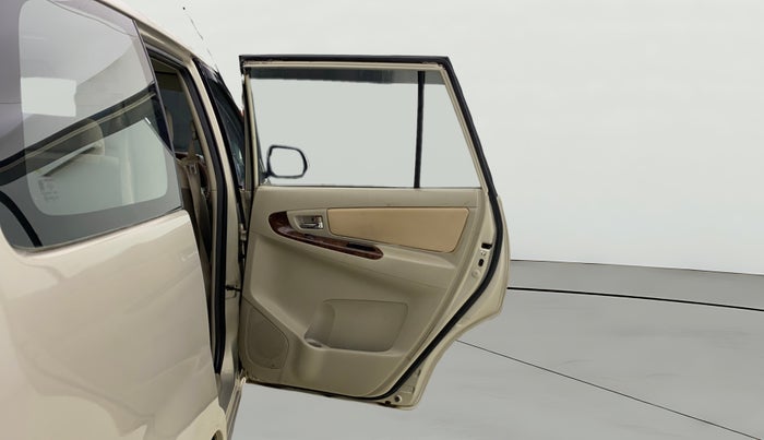 2014 Toyota Innova 2.5 VX 8 STR, Diesel, Manual, 79,175 km, RHS Rear Door