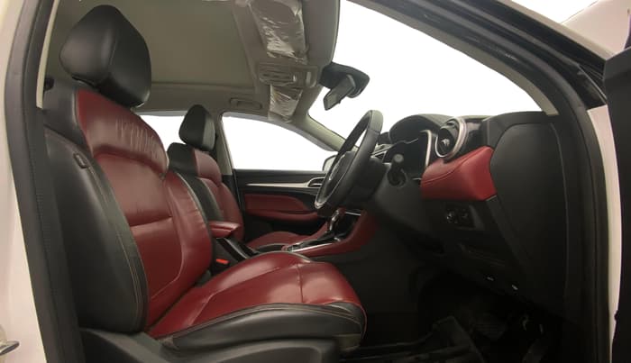 2023 MG ASTOR SAVVY 1.3 TURBO AT S RED, Petrol, Automatic, 15,032 km, Right Side Front Door Cabin