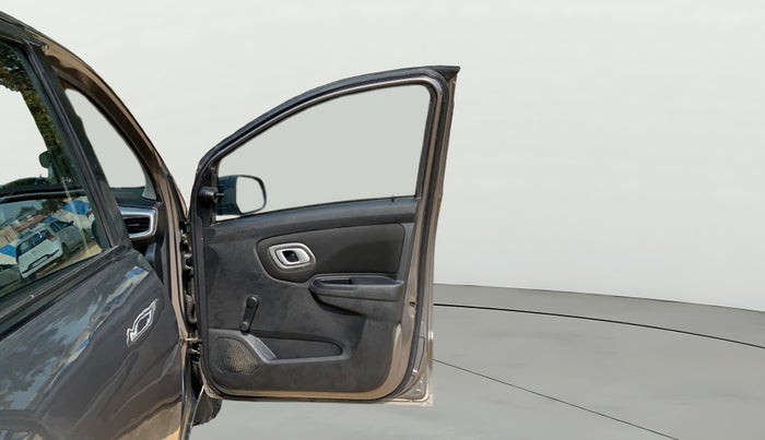 2021 Datsun Redi Go T, Petrol, Manual, 38,975 km, RHS Front Door