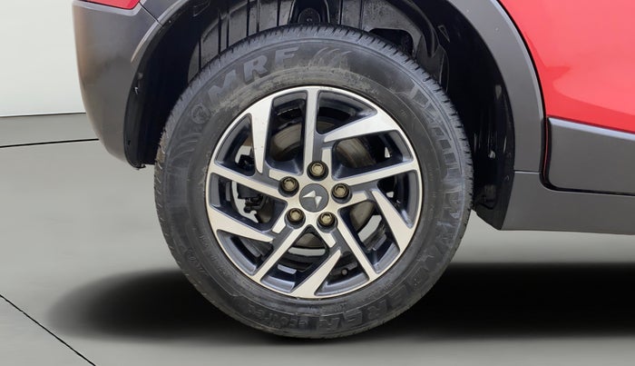 2023 Mahindra XUV300 W8 (O) 1.5 DIESEL AMT, Diesel, Automatic, 63,752 km, Right Rear Wheel