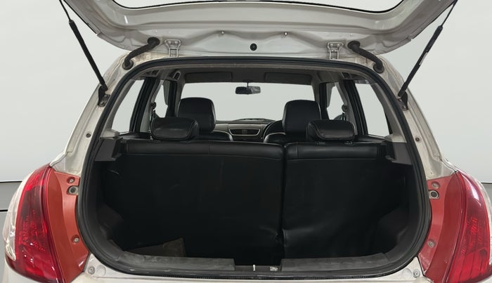 2015 Maruti Swift VXI, Petrol, Manual, 1,04,882 km, Boot Open Zoomed View