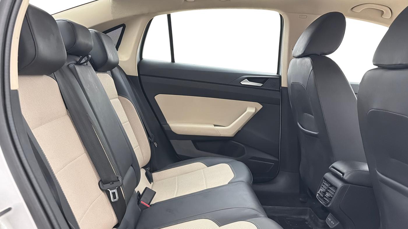 2022 Volkswagen VIRTUS TOPLINE TSI 1.0 MT, Petrol, Manual, 34,983 km, Right Side Rear Door Cabin