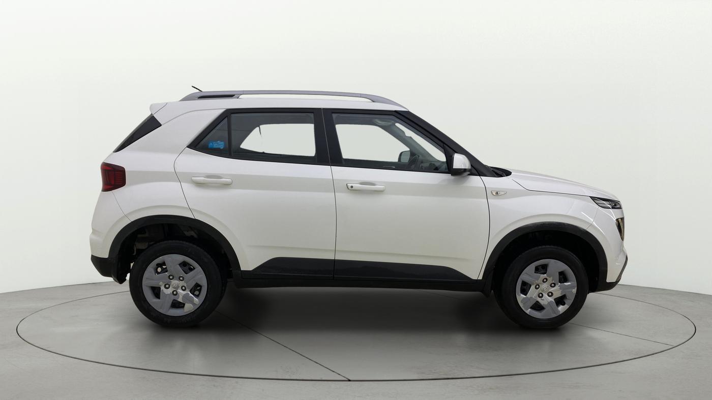 2022 Hyundai VENUE S 1.2, Petrol, Manual, 49,992 km, Right Side View