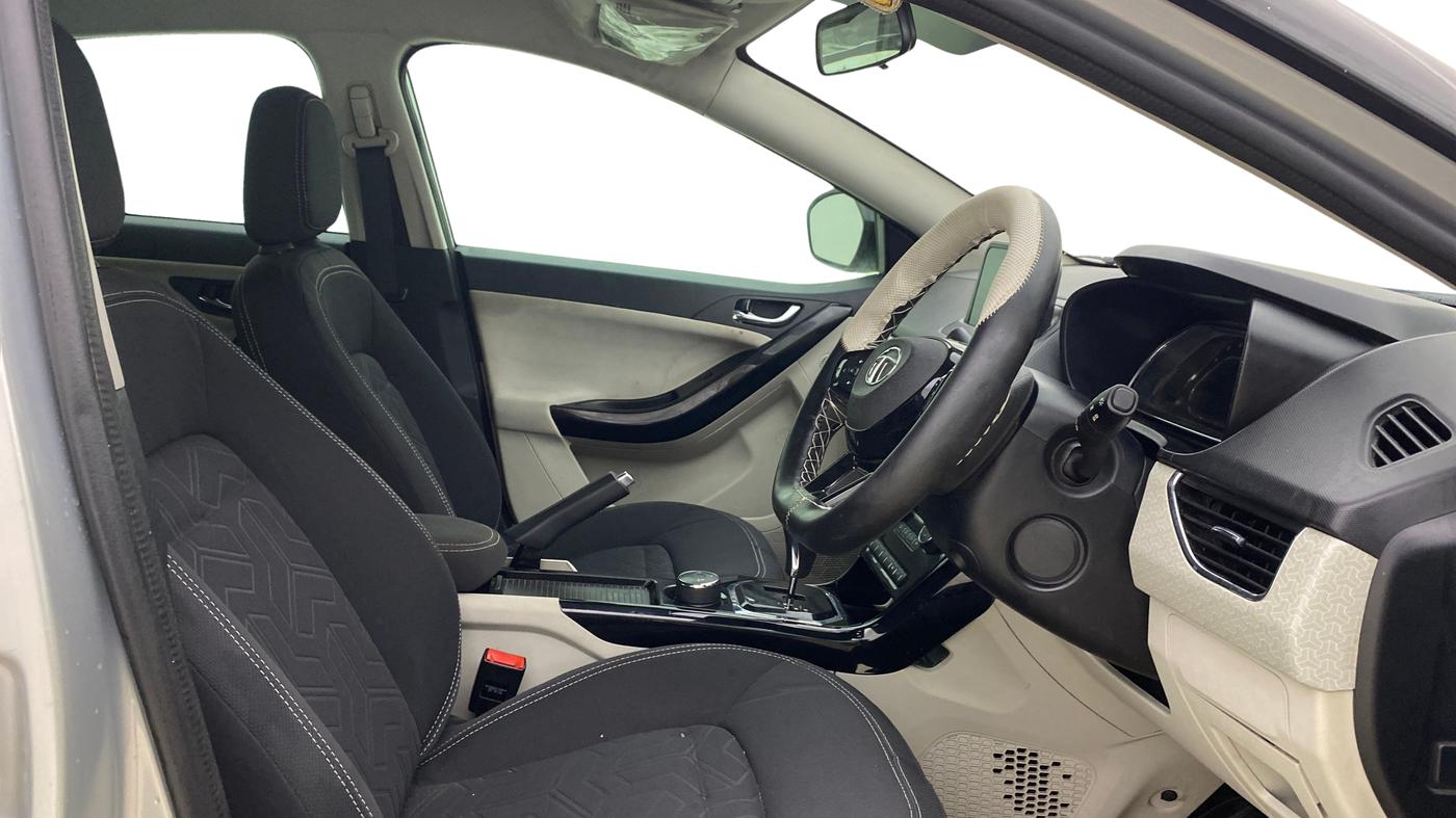 2020 Tata NEXON XZA PLUS PETROL, Petrol, Automatic, 1,27,344 km, Right Side Front Door Cabin