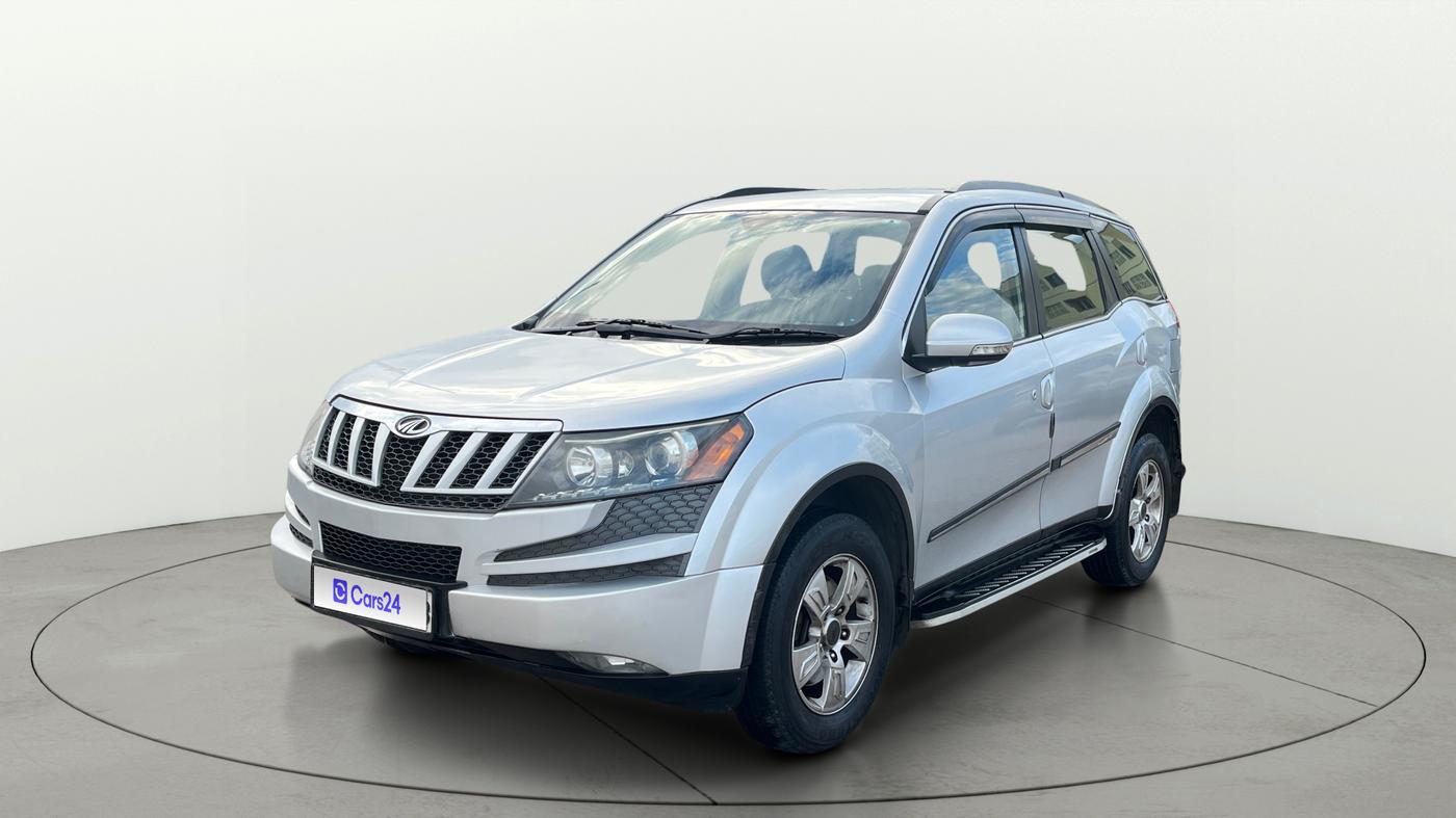 2015 Mahindra XUV500 W8, Diesel, Manual, 73,980 km, Left Front Diagonal