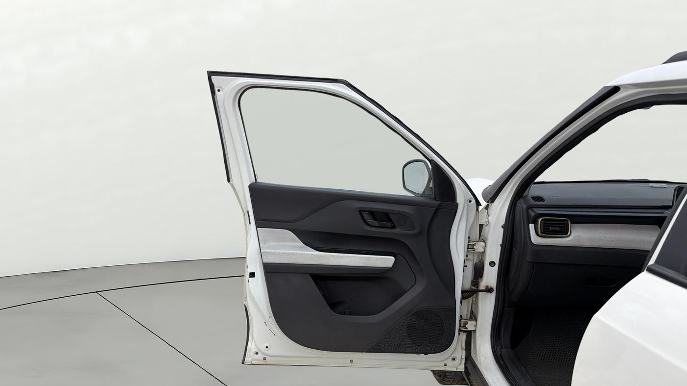 2023 Tata PUNCH ACCOMPLISHED DAZZLE SUNROOF CNG MT, CNG, Manual, 76,917 km, LHS Front Door