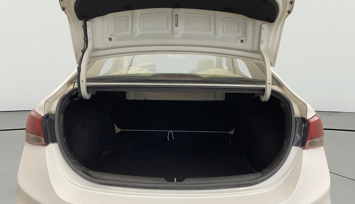 2019 Hyundai Verna 1.6 VTVT SX, Petrol, Manual, 70,488 km, Boot Open Zoomed View