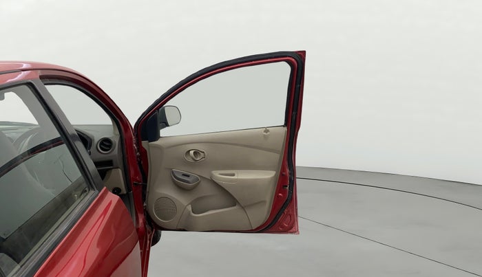 2015 Datsun Go Plus T, Petrol, Manual, 59,922 km, RHS Front Door