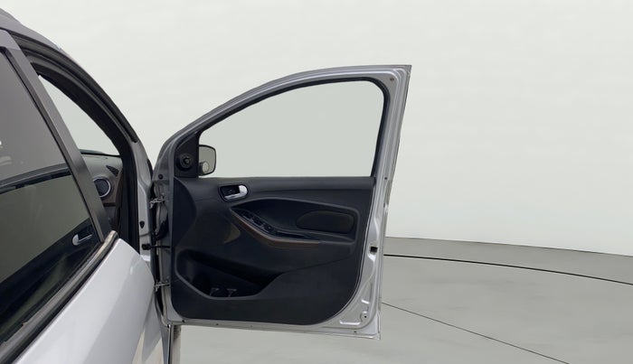 2018 Ford FREESTYLE TITANIUM 1.2 PETROL, CNG, Manual, 1,42,948 km, RHS Front Door