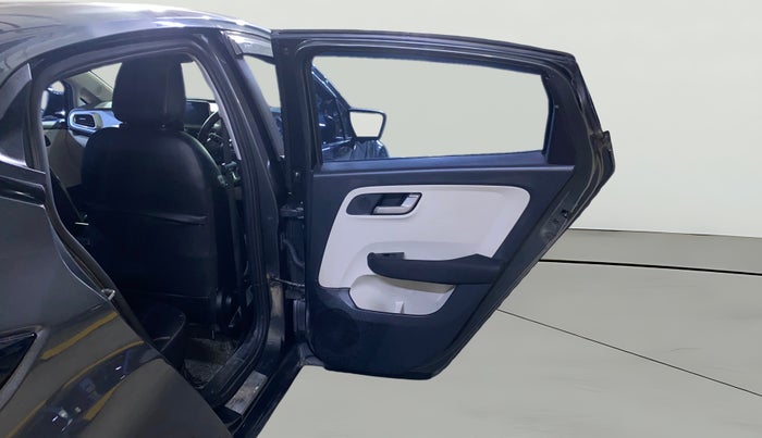 2023 Tata ALTROZ  XZ PLUS (S) , Diesel, Manual, 54,159 km, RHS Rear Door