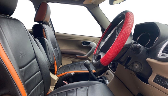 2016 Mahindra TUV300 T8, Diesel, Manual, 1,39,938 km, Right Side Front Door Cabin