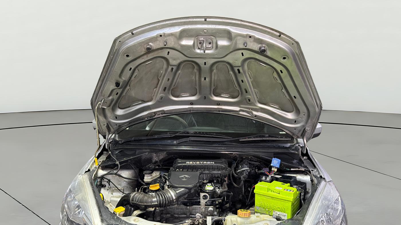 2018 Tata Tiago XT PETROL, Petrol, Manual, 84,108 km, Open Bonet