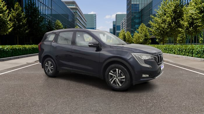 2024 Mahindra XUV700 AX5 Petrol AT 7 STR, Petrol, Automatic, 10,915 km, Right Front Diagonal