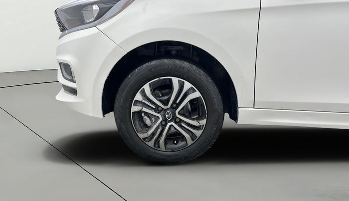 2022 Tata Tiago XZ PLUS CNG, CNG, Manual, 30,379 km, Left Front Wheel