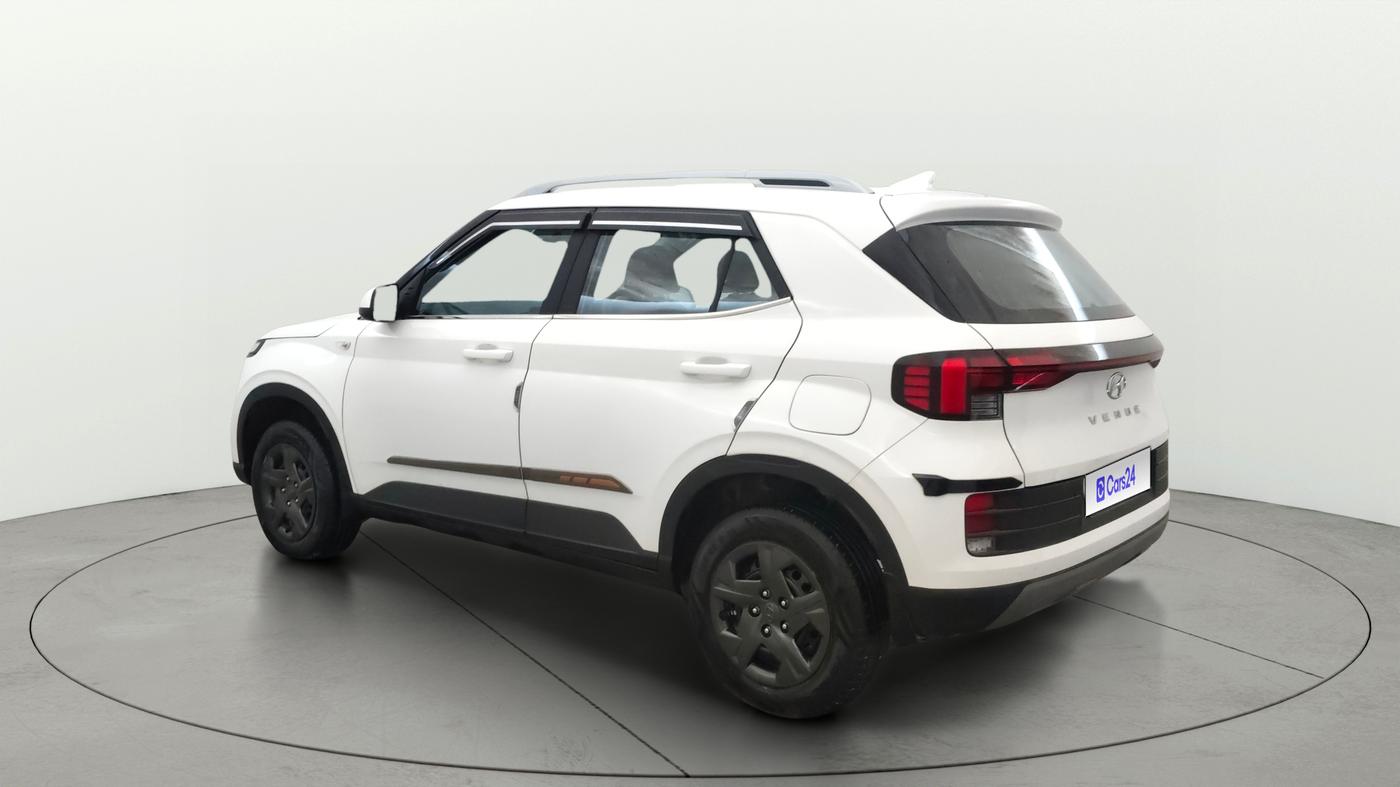 2025 Hyundai VENUE S 1.2, Petrol, Manual, 13,768 km, Left Back Diagonal