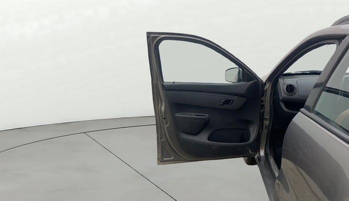 2017 Renault Kwid RXT 1.0 AMT, Petrol, Automatic, 44,636 km, LHS Front Door