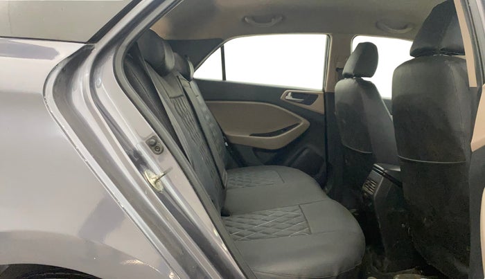 2016 Hyundai Elite i20 ASTA 1.4 CRDI (O), Diesel, Manual, 1,11,907 km, Right Side Rear Door Cabin