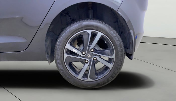 2023 Tata ALTROZ XZ PLUS DIESEL DARK EDITION, Diesel, Manual, 25,451 km, Left Rear Wheel