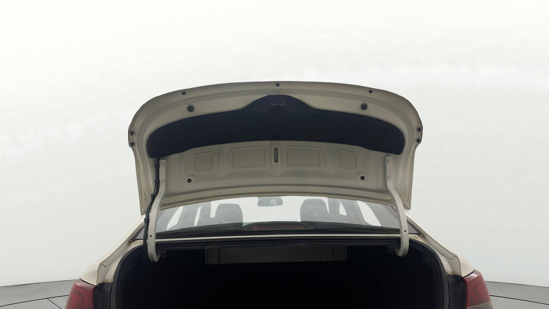 camera-Boot-Door-Open