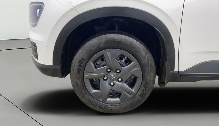 2023 Hyundai VENUE S(O) 1.2, Petrol, Manual, 8,416 km, Left Front Wheel