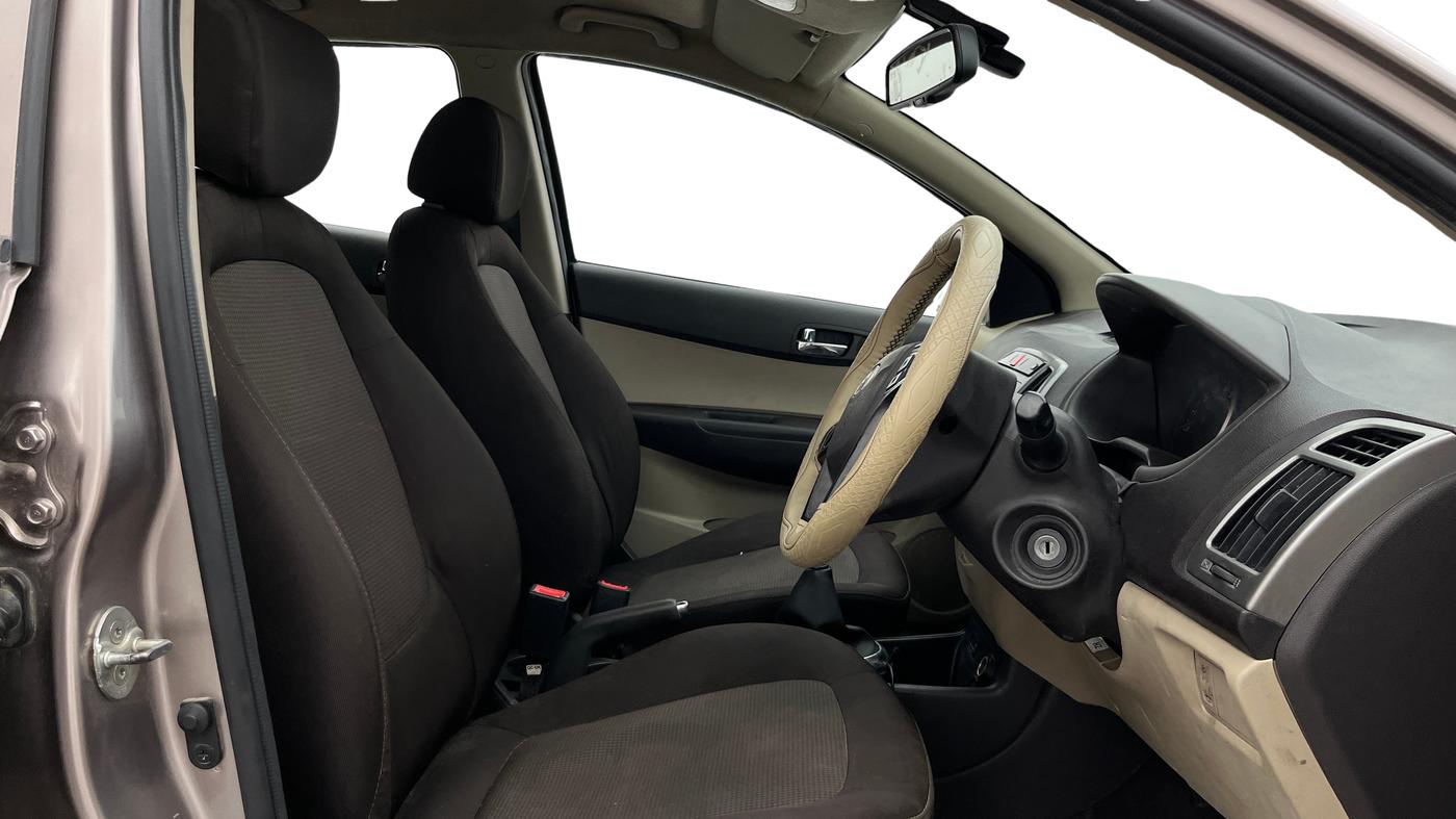 2014 Hyundai i20 SPORTZ 1.2, Petrol, Manual, 69,911 km, Right Side Front Door Cabin