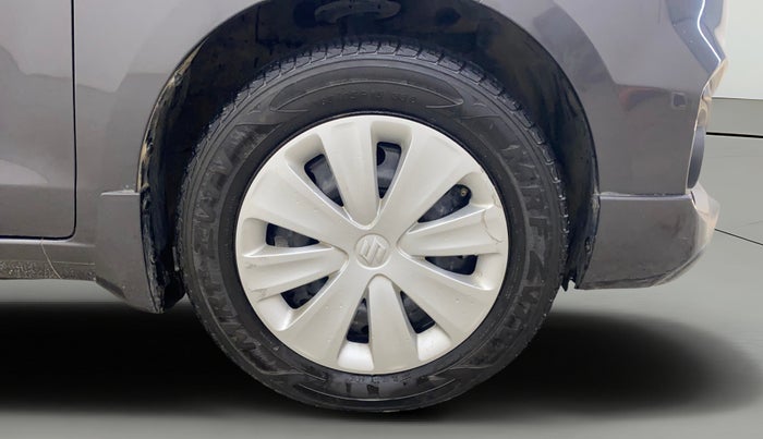 2017 Maruti Ertiga VXI AT, Petrol, Automatic, 15,474 km, Right Front Wheel