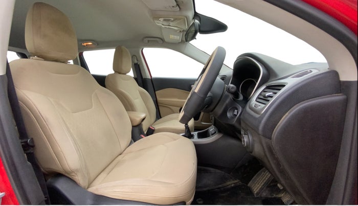 2017 Jeep Compass LONGITUDE (O) 2.0 DIESEL, Diesel, Manual, 1,07,738 km, Right Side Front Door Cabin