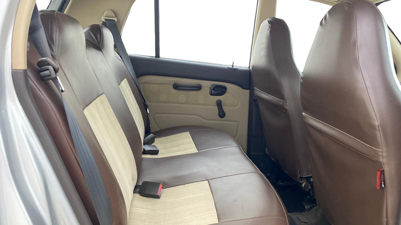 2014 Hyundai Santro Xing GLS PLUS AUDIO, Petrol, Manual, 82,584 km, Right Side Rear Door Cabin