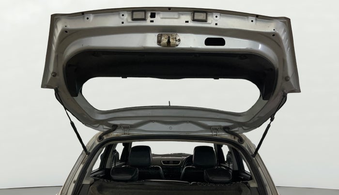 2016 Maruti Swift VXI, Petrol, Manual, 1,05,678 km, Boot Door Open