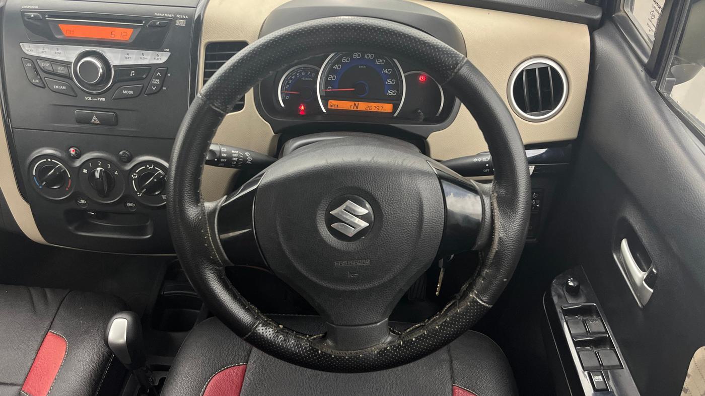 2017 Maruti Wagon R 1.0 VXI AMT, Petrol, Automatic, 26,796 km, Steering Wheel Close Up