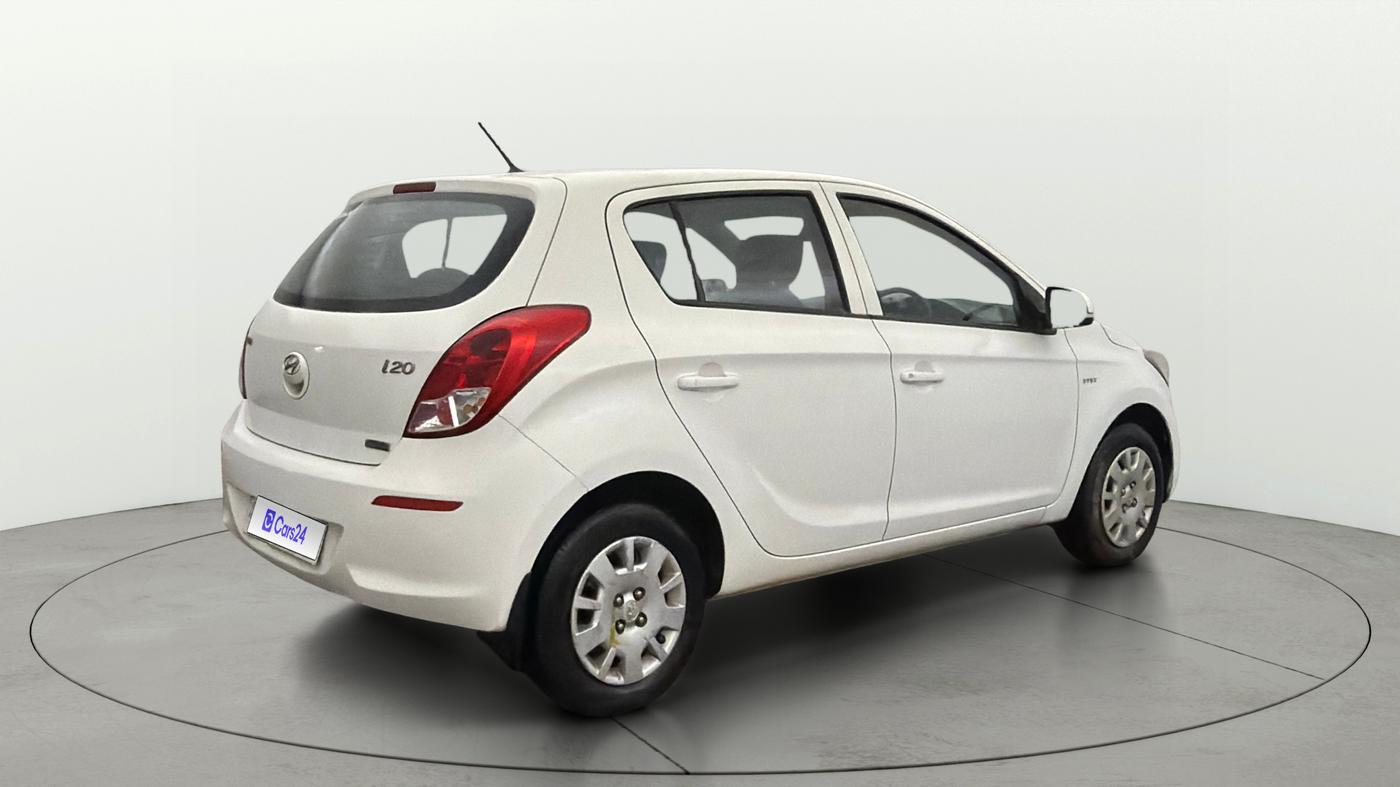 2012 Hyundai i20 MAGNA (O) 1.2, Petrol, Manual, 99,074 km, Right Back Diagonal