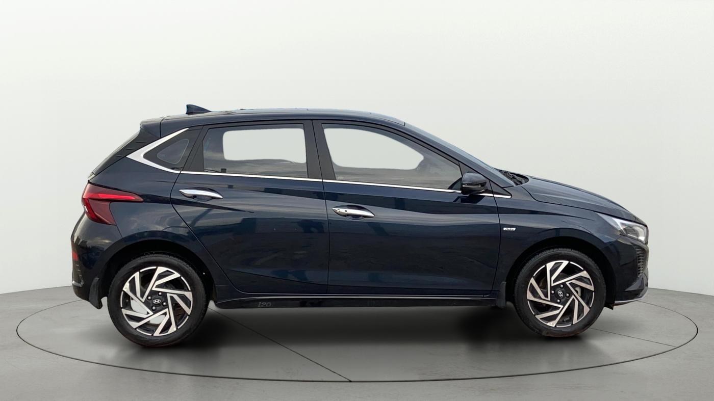 2025 Hyundai NEW I20 ASTA (O) 1.2 IVT, Petrol, Automatic, 10,701 km, Right Side View